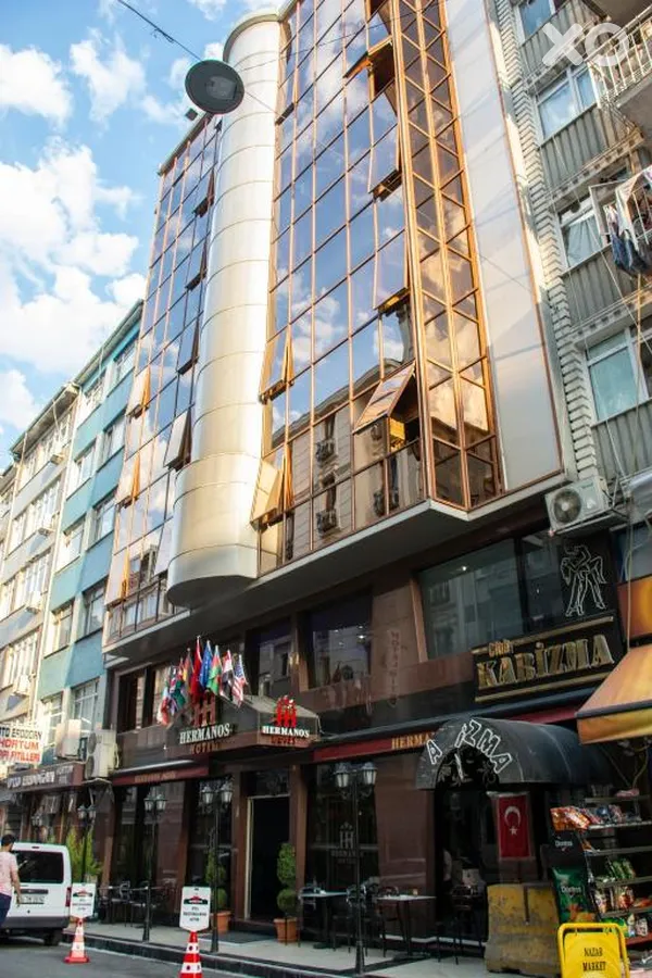 Hermanos Hotel