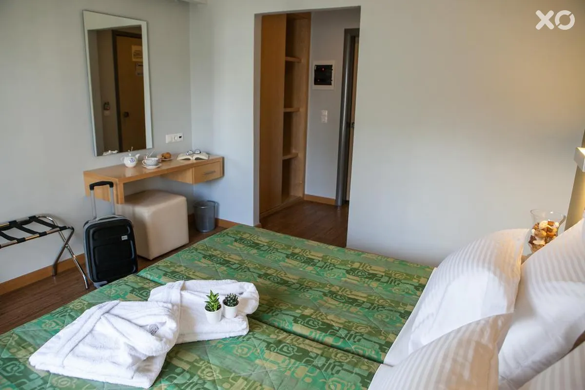 Kronos Hotel