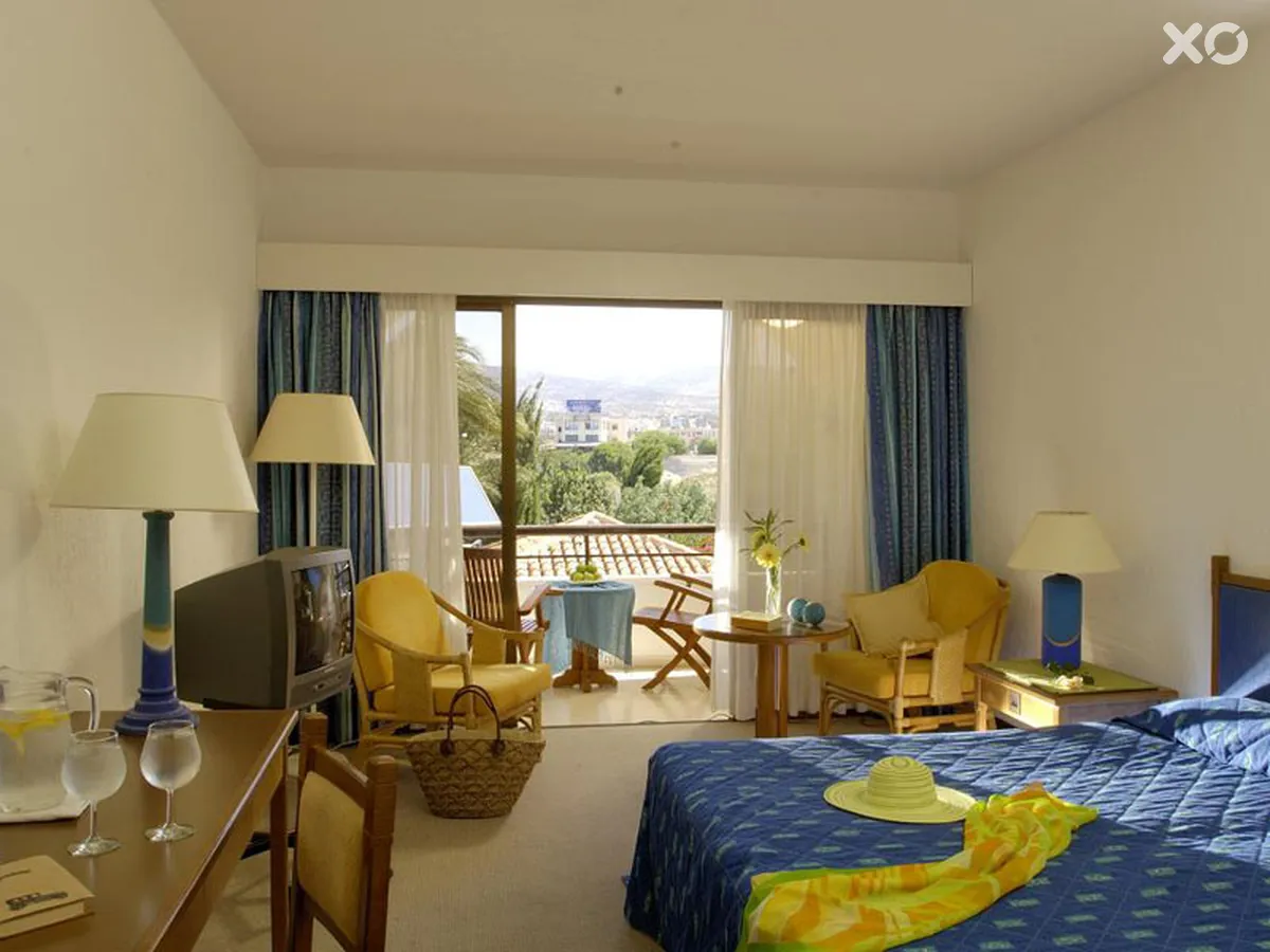 Coral Beach Hotel & Resort
