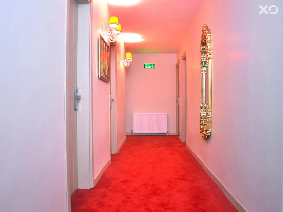 Divan-i Ali Hotel