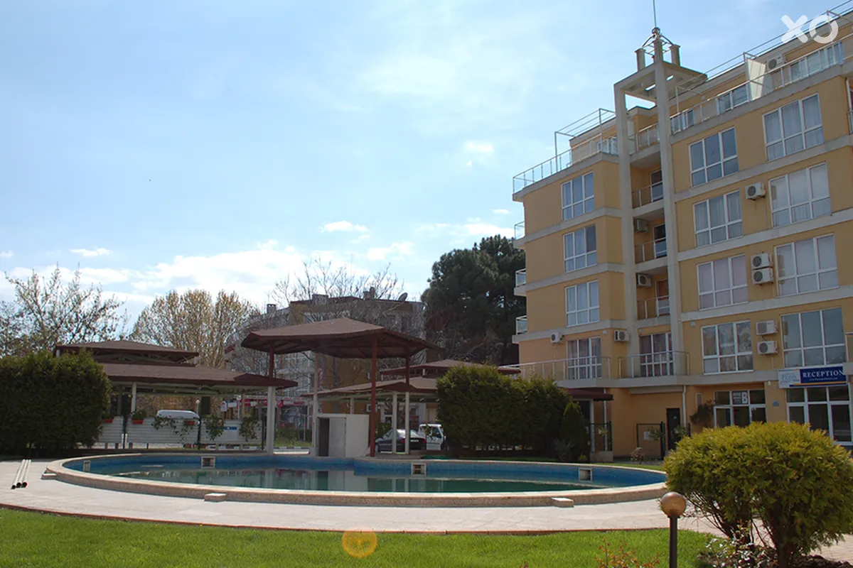 Flores Park Apartments