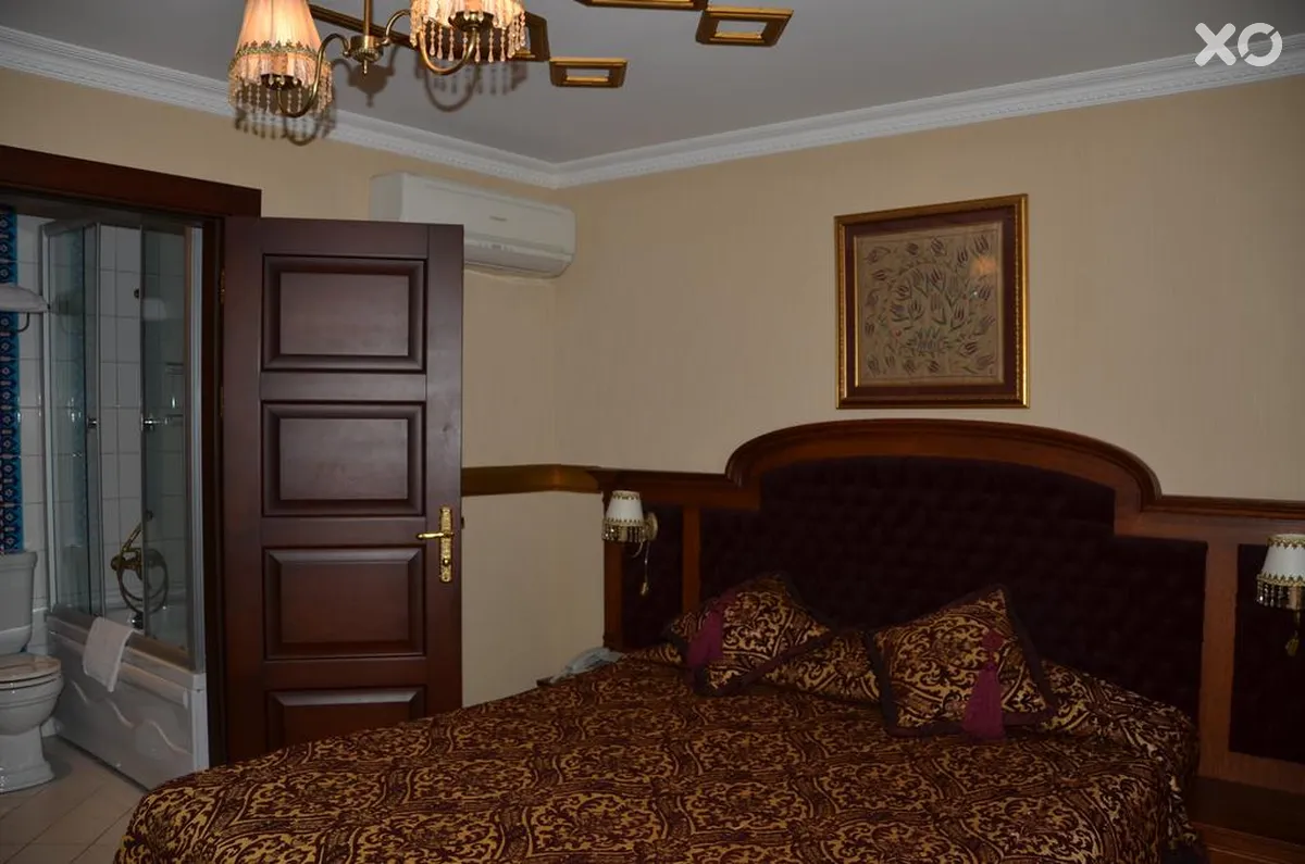 Aruna Hotel