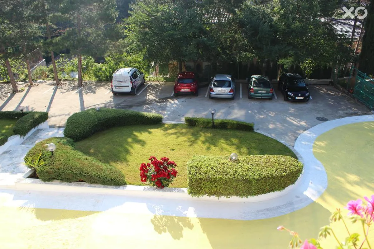 Zora Hotel