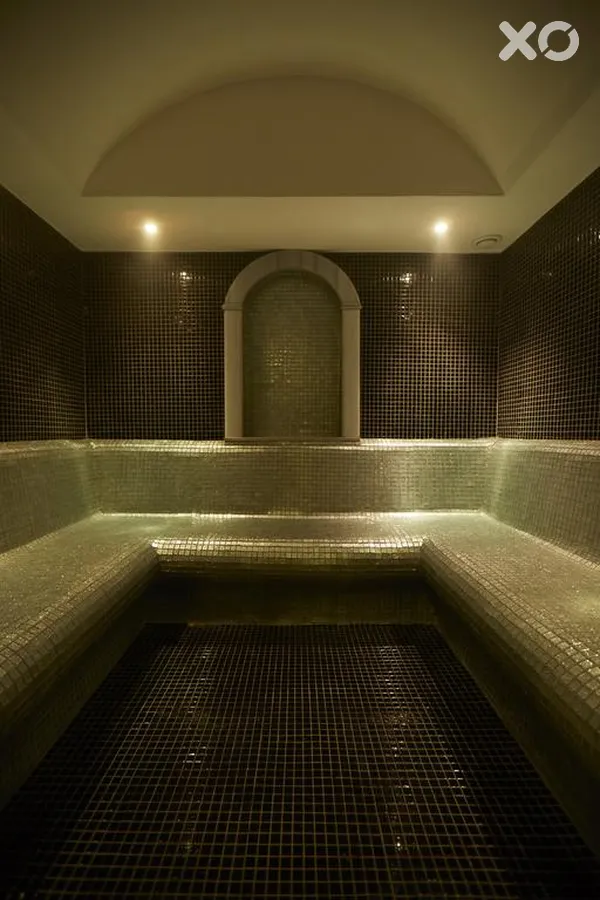 Ilkbal Deluxe Hotel