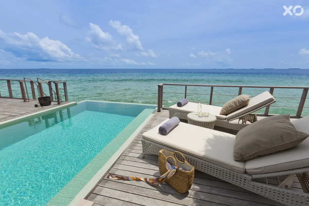 Dusit Thani Maldives Hotel