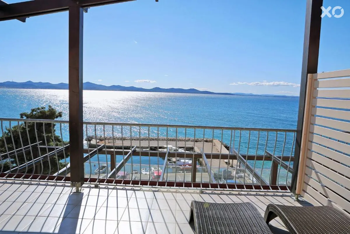 Delfin Restaurant Hotel