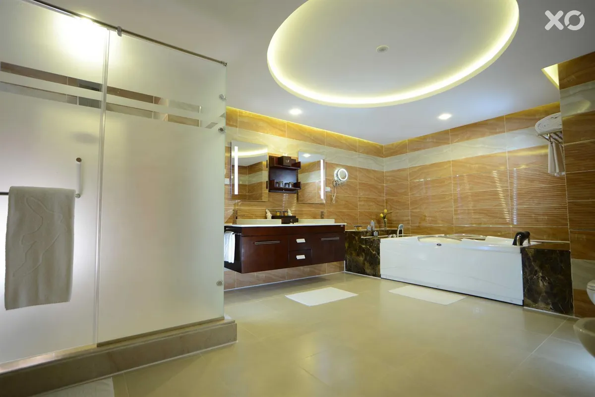 Albatros White Beach Resort