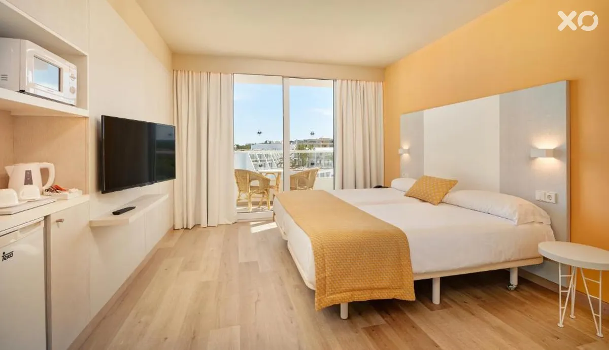 Protur Vista Badia Aparthotel