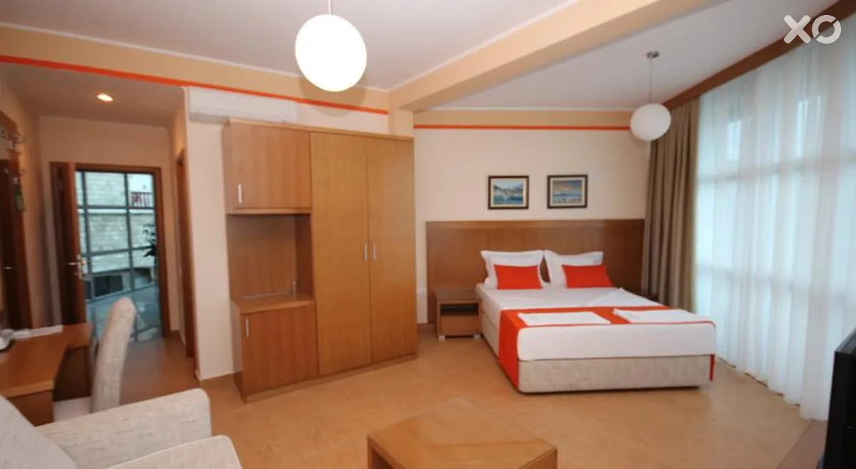 Deus Apartments