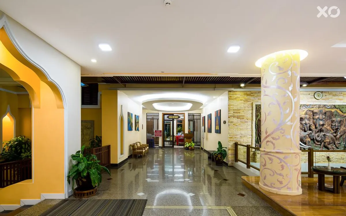 Aiyara Palace Hotel