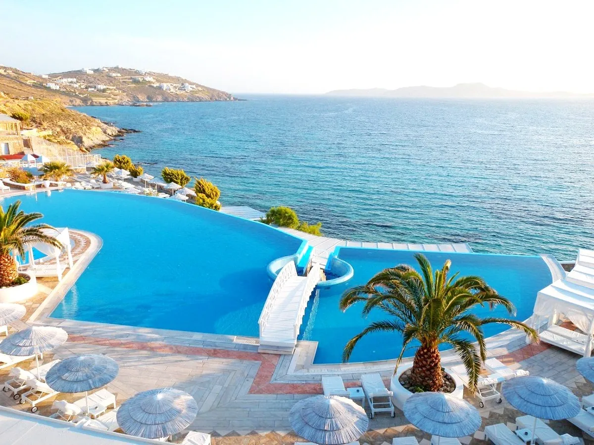 Saint John Hotel & Villas