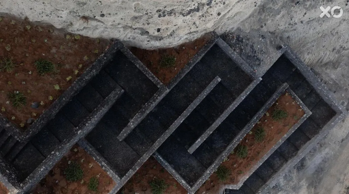 Santo Mine Oia Suites