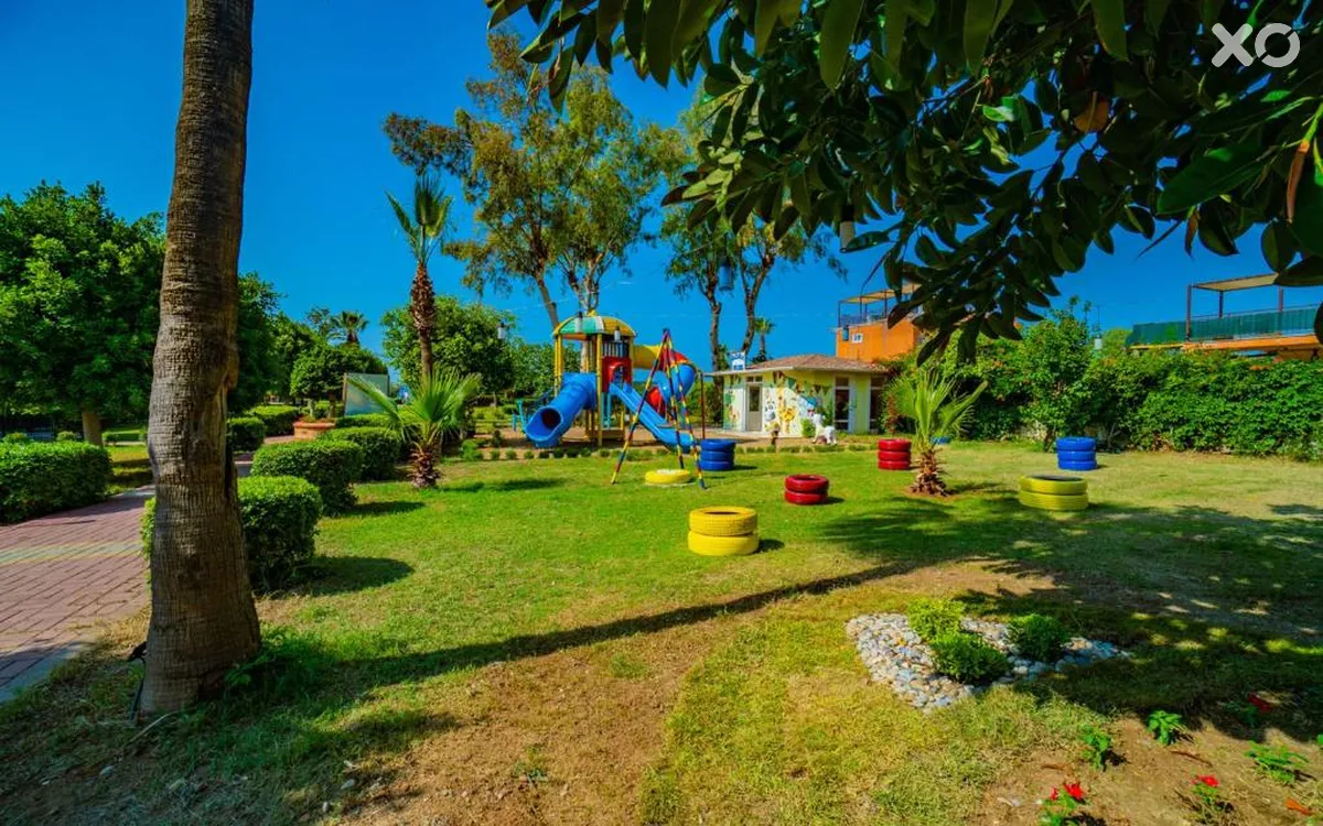 Clover Magic Garden Beach Hotel