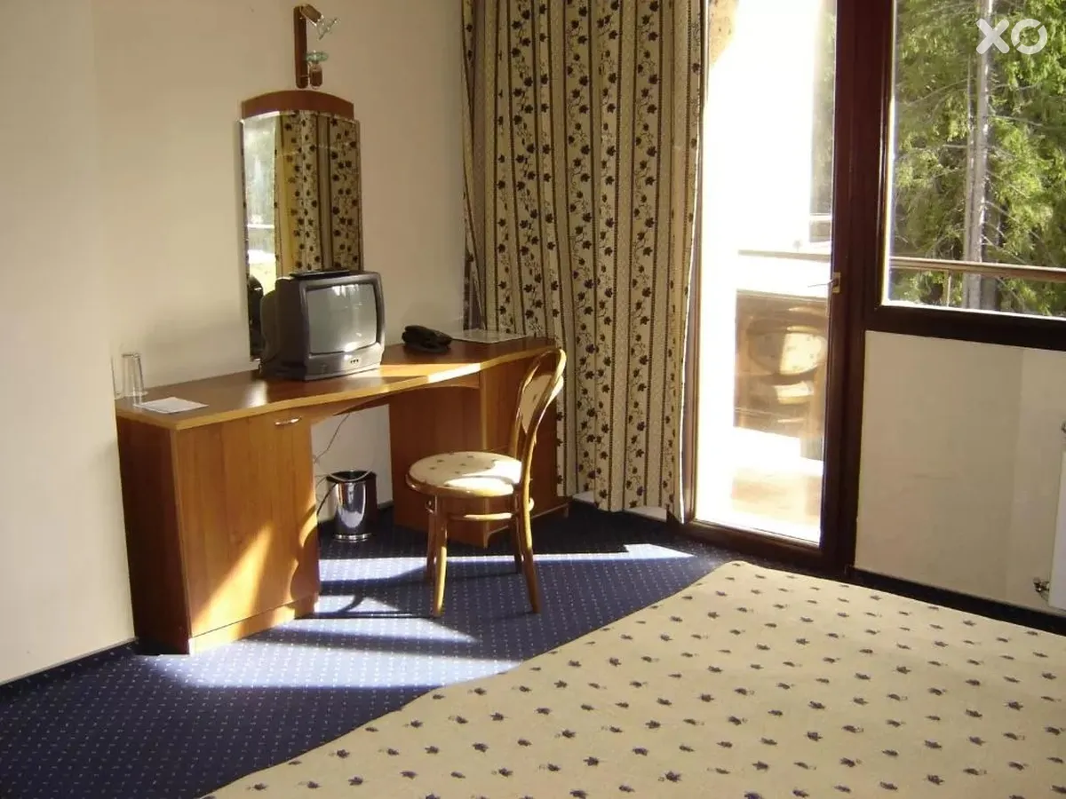 Flora Hotel
