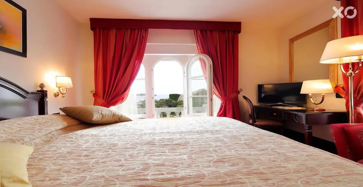 Arbiana Hotel