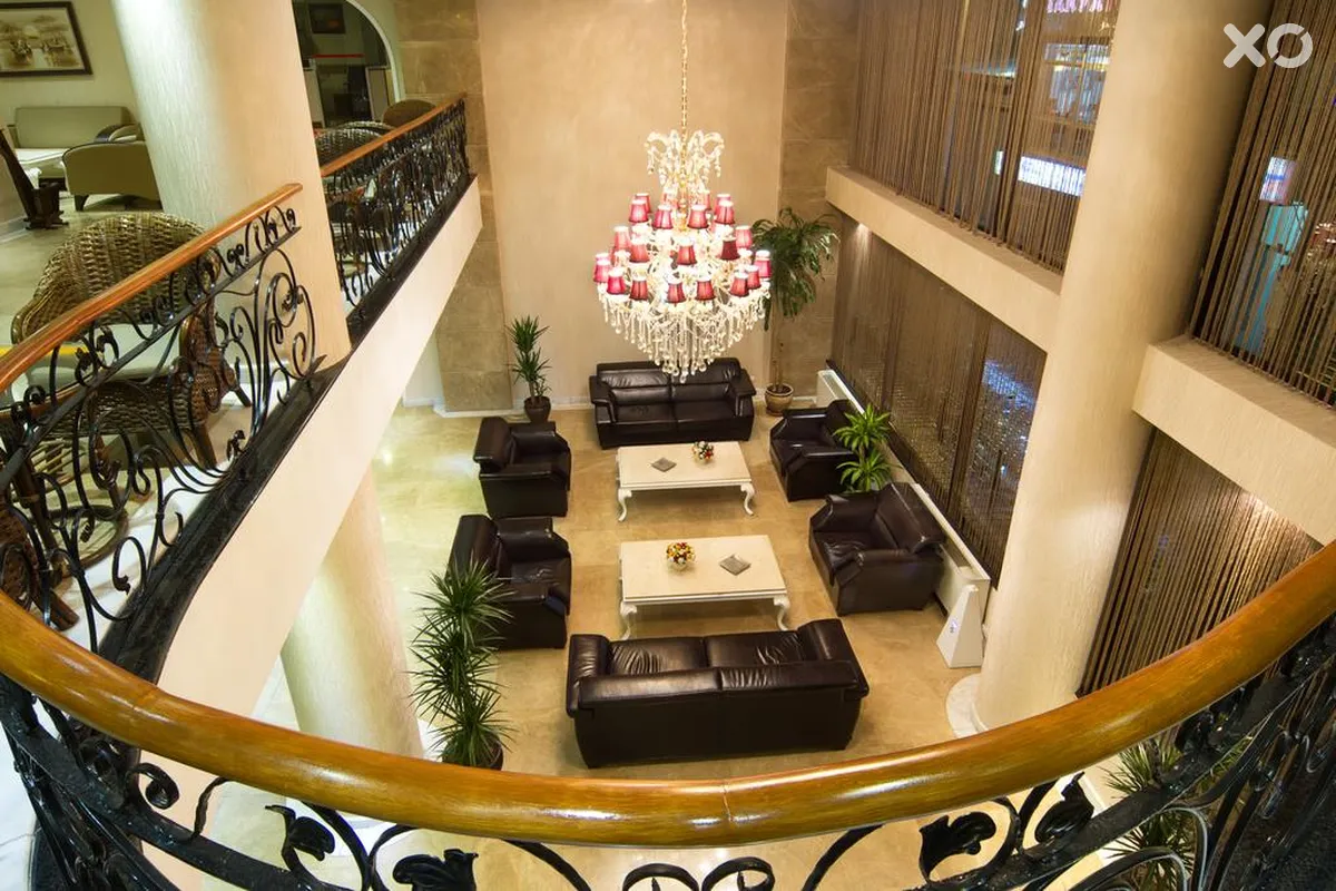 Black Bird Hotel