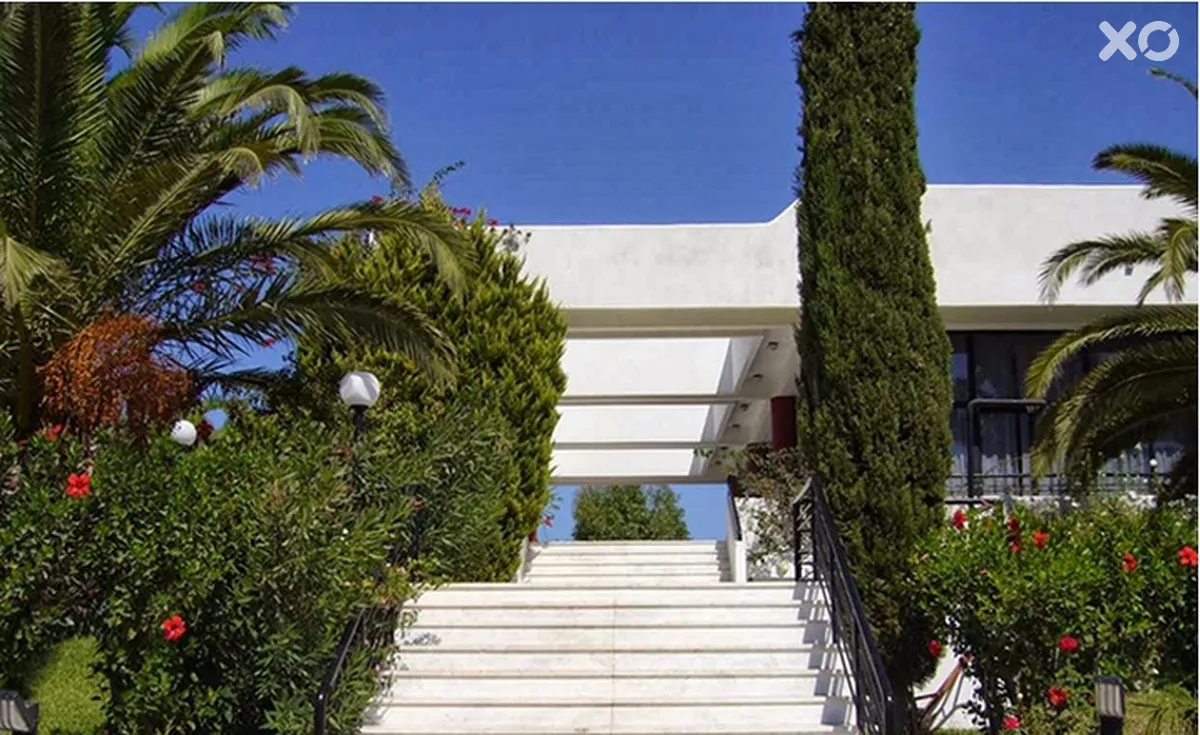 Nina Beach Hotel