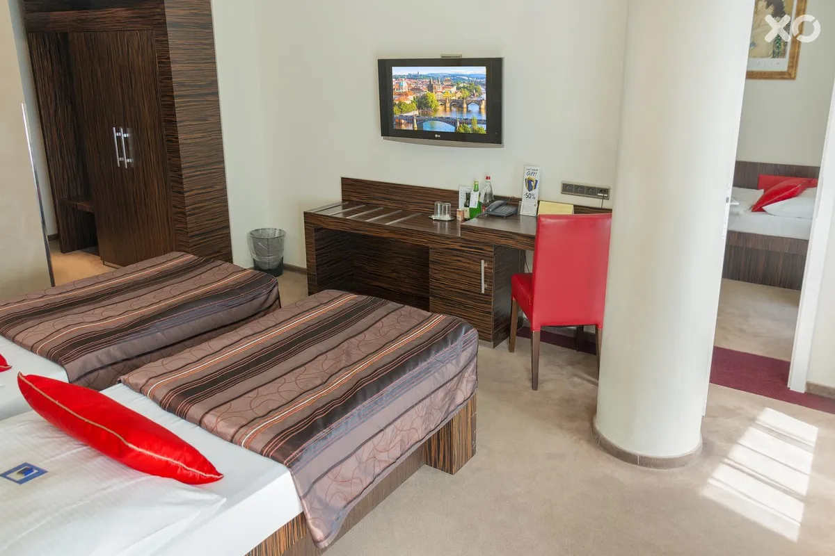 Crystal Palace EA Hotel