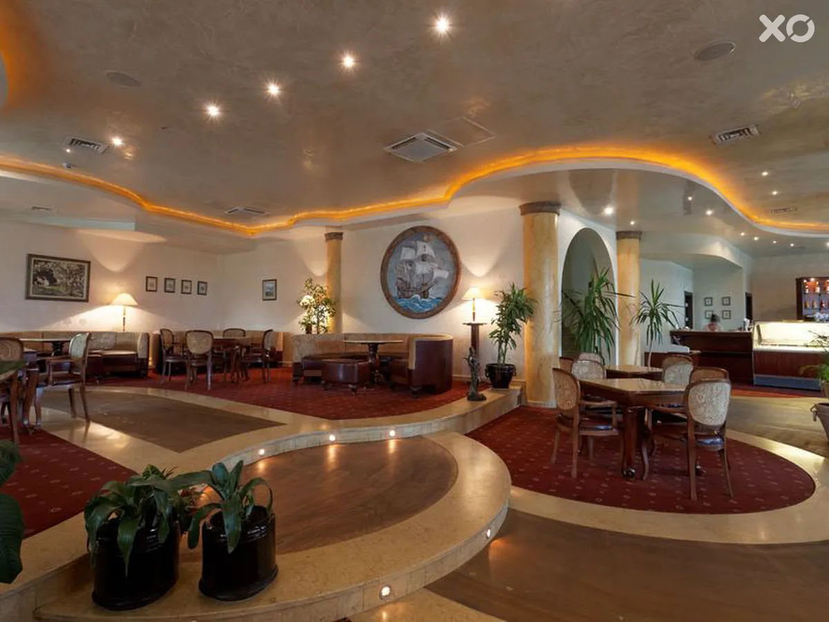 Admiral Hotel