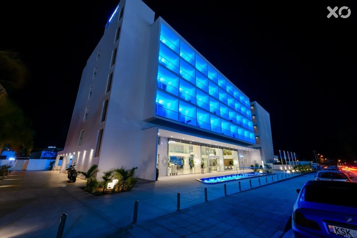 Seasons Tasia Maris Hotel