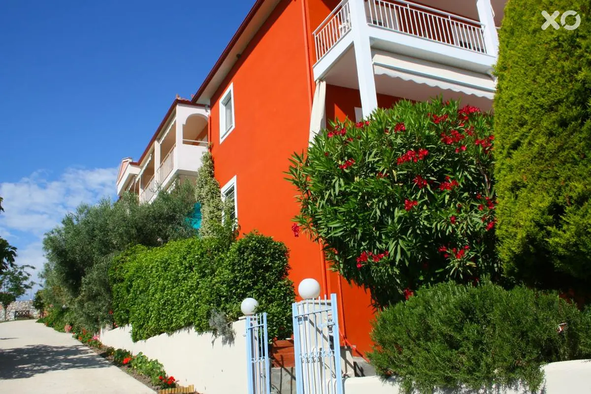 Summer House Studios & Apartments