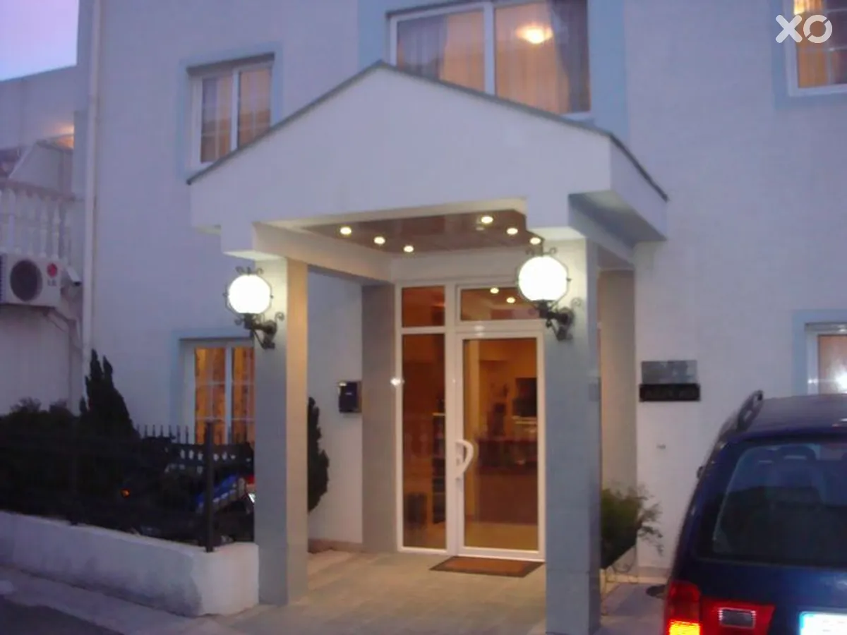 Azzuro Apartments