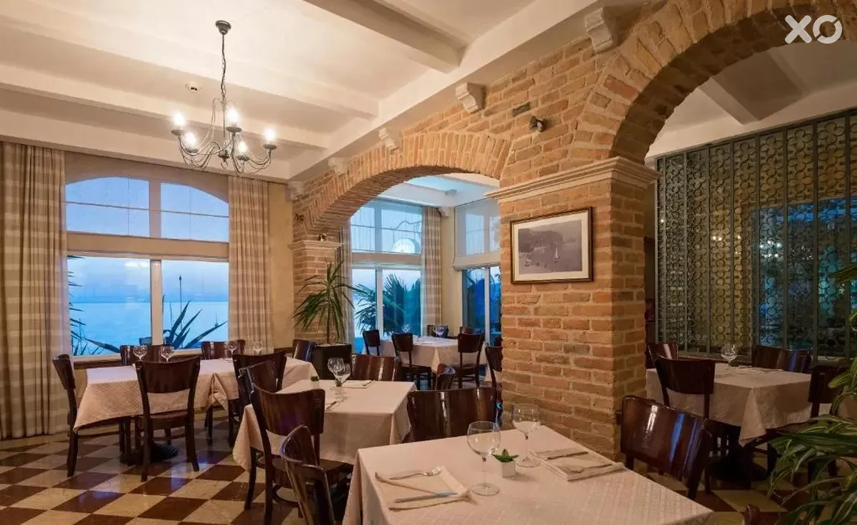 Azimut Hotel