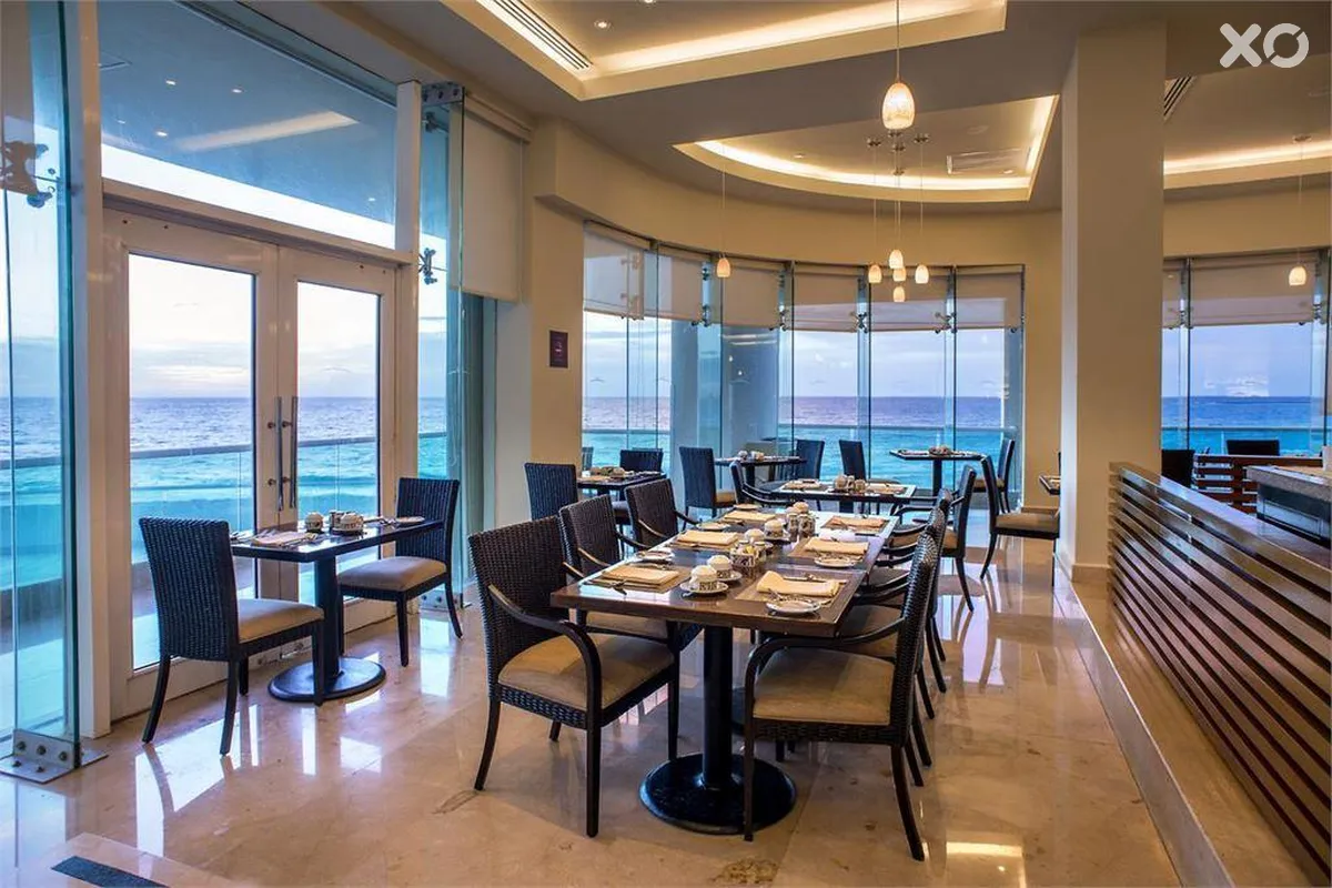 Sun Palace