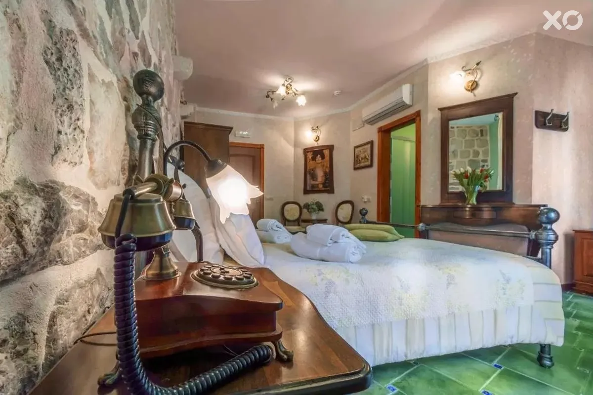 Monte Cristo Hotel