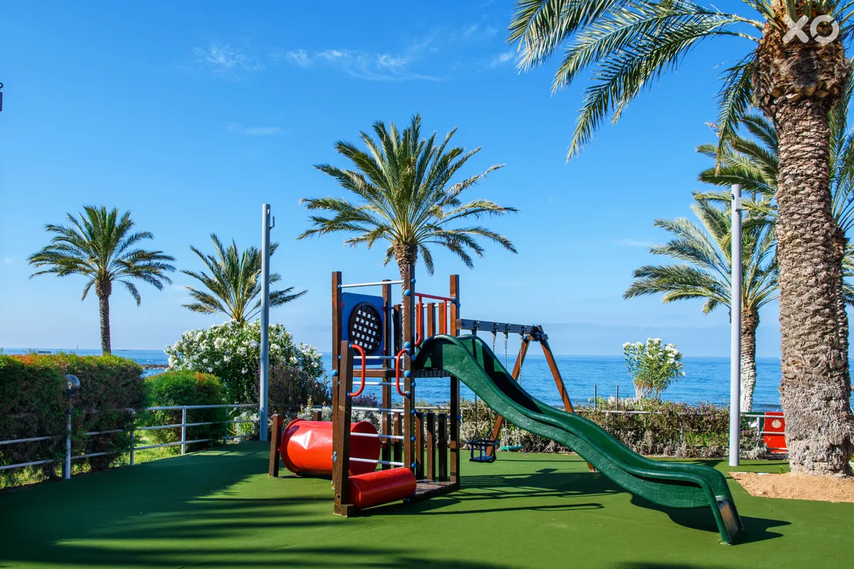 Constantinou Bros Athena Beach Hotel