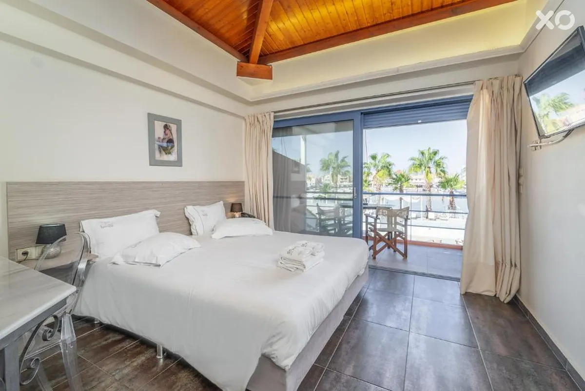 Ianos Hotel