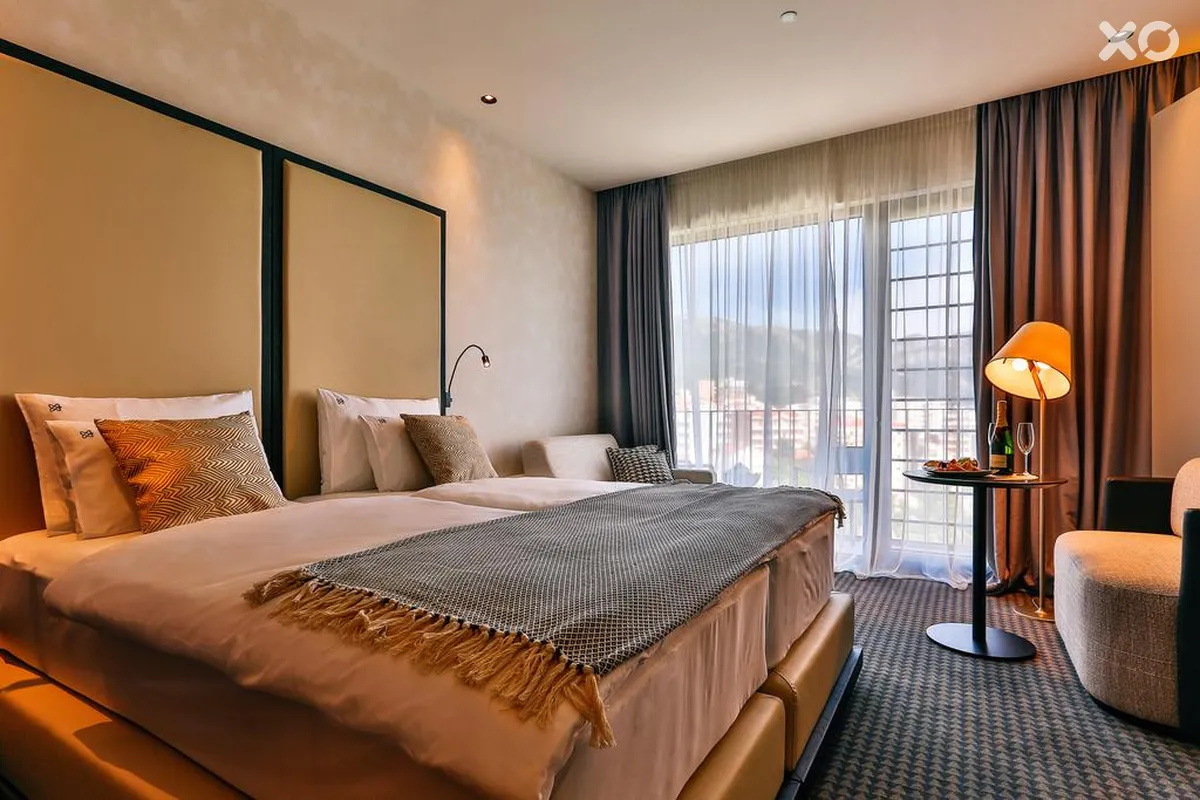 Kalos Hotel