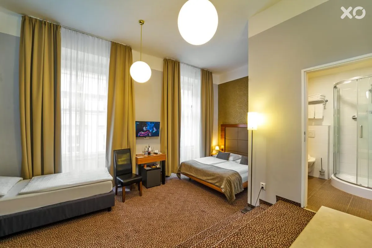Metropolitan Old Town Hotel