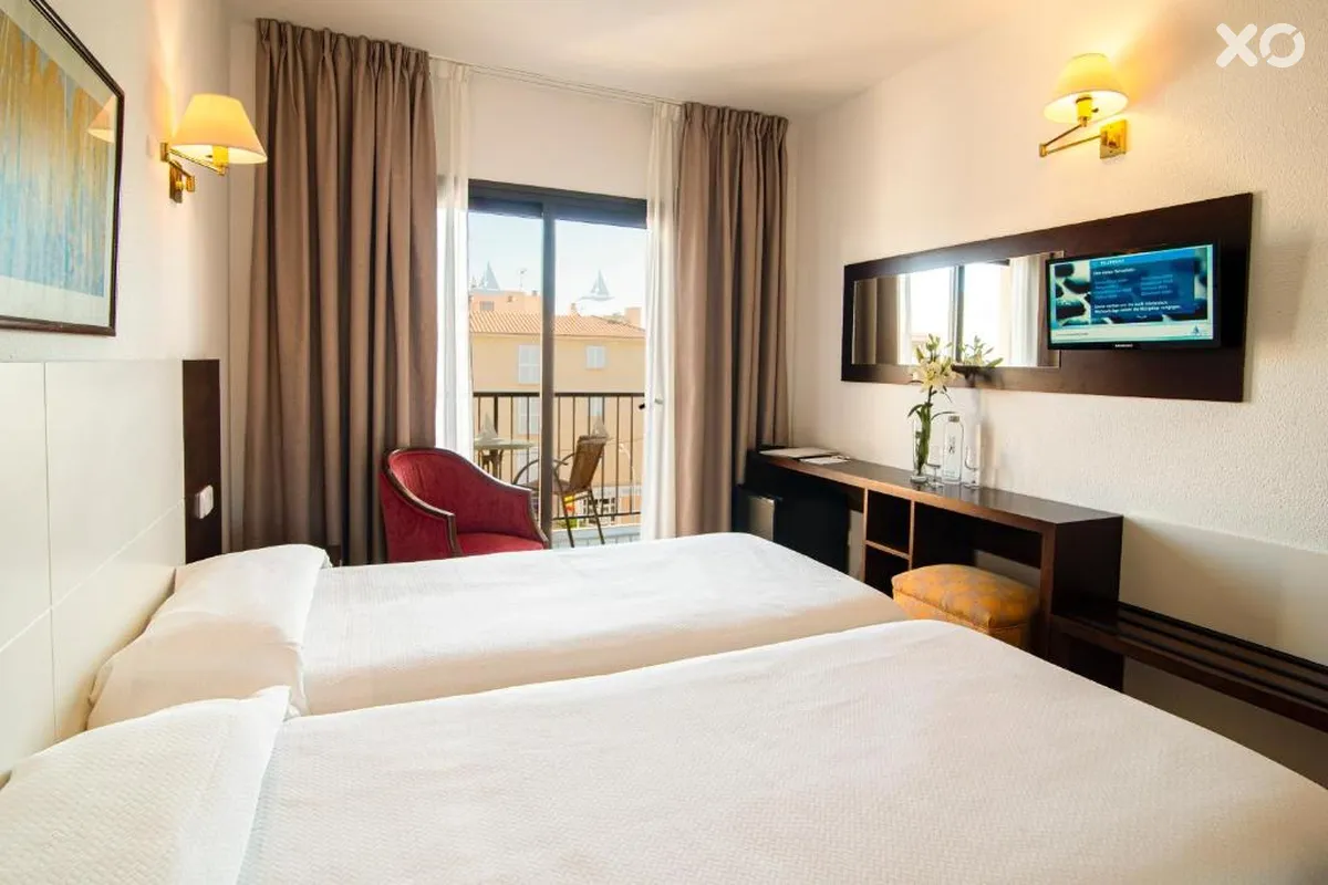 Amoros Hotel