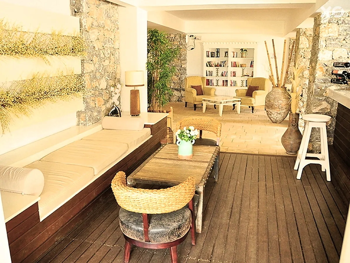 Casa Blanca Beach Hotel