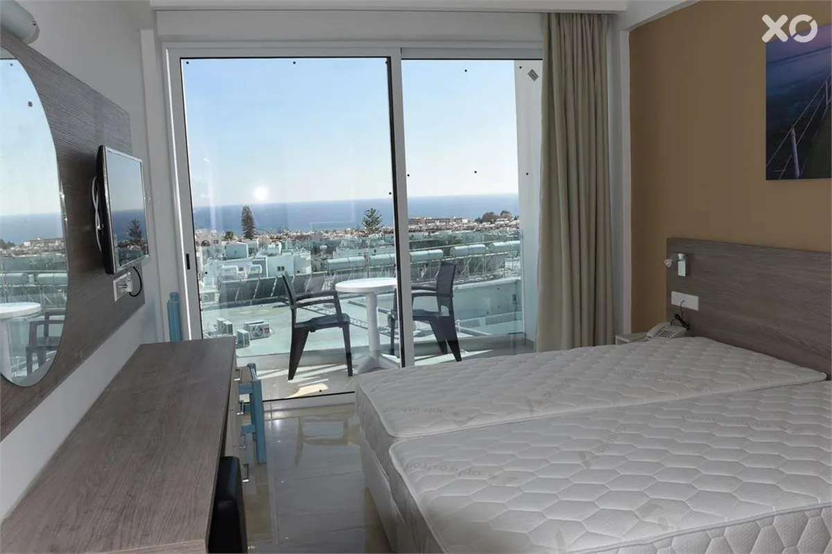 Sunny Blue Hotel