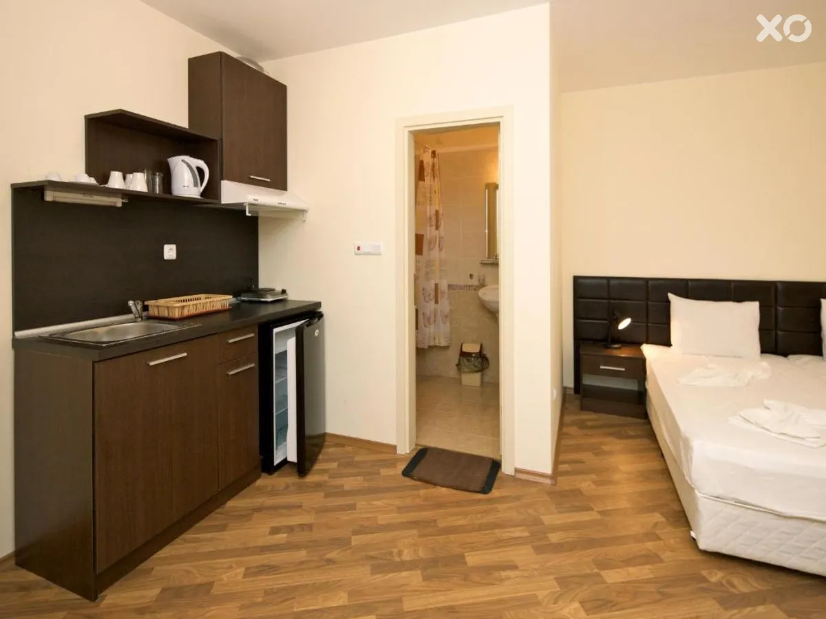 Golden Ina Hotel