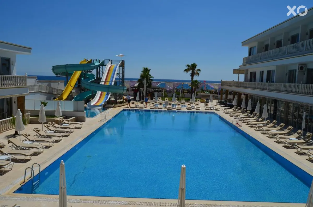 La Perla Hotel