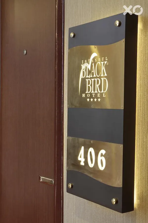 Black Bird Hotel