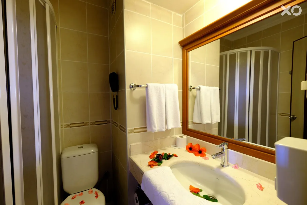 Anitas Beach Hotel