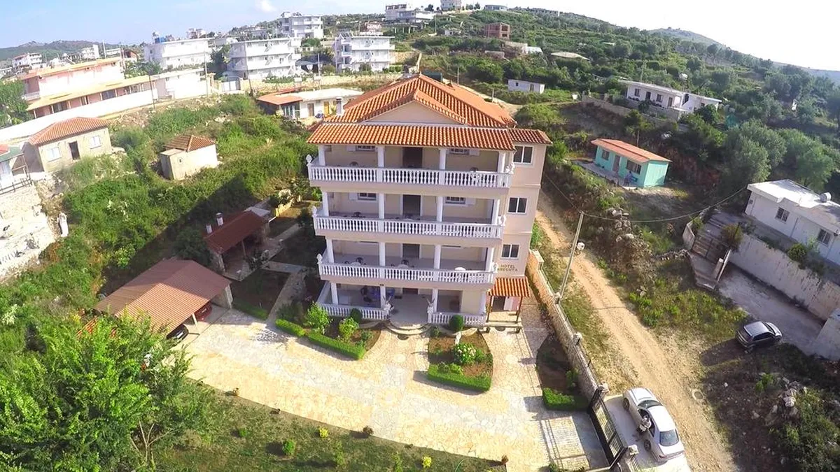 Kreshta Guest House