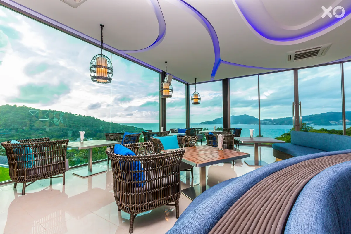Crest Resort & Pool Villas