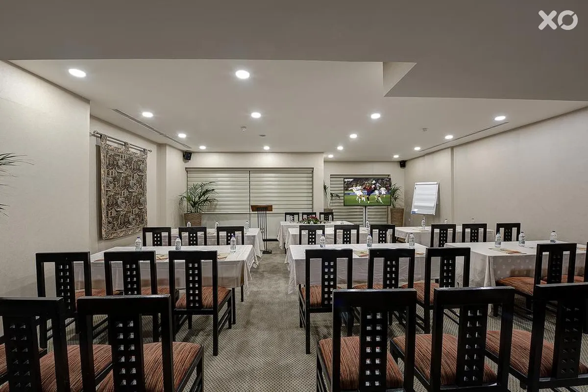 Grandeur Hotel