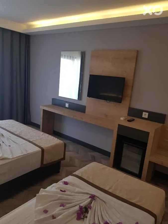 Clover Magic Park Side Hotel