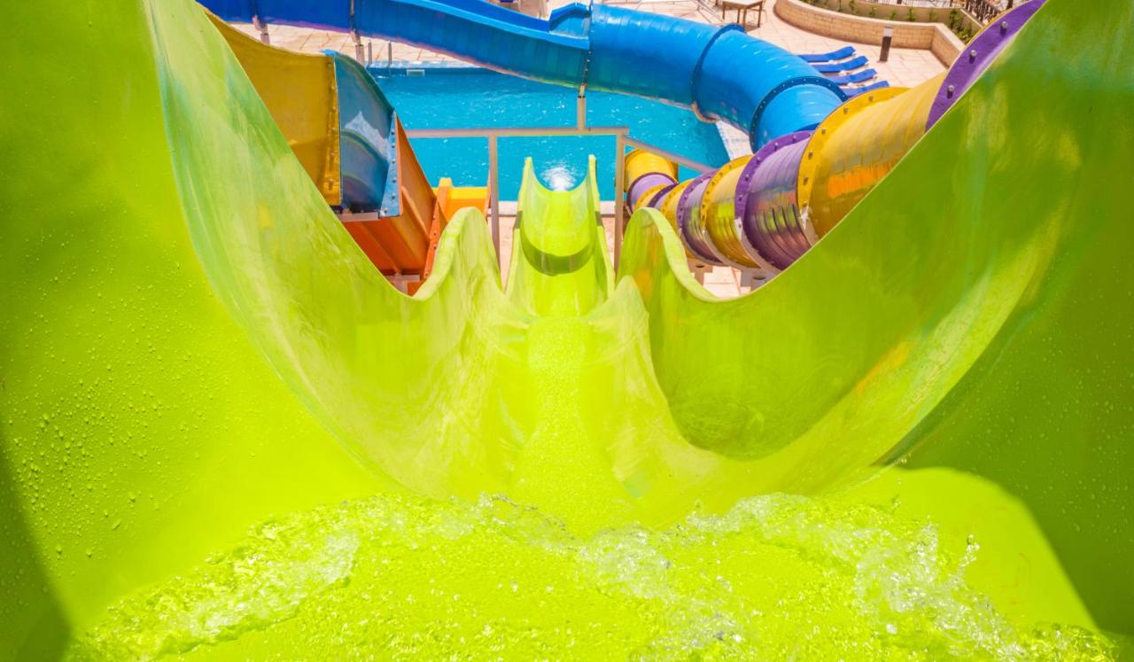 Sunny Days Mirette Family Apartments & Resort