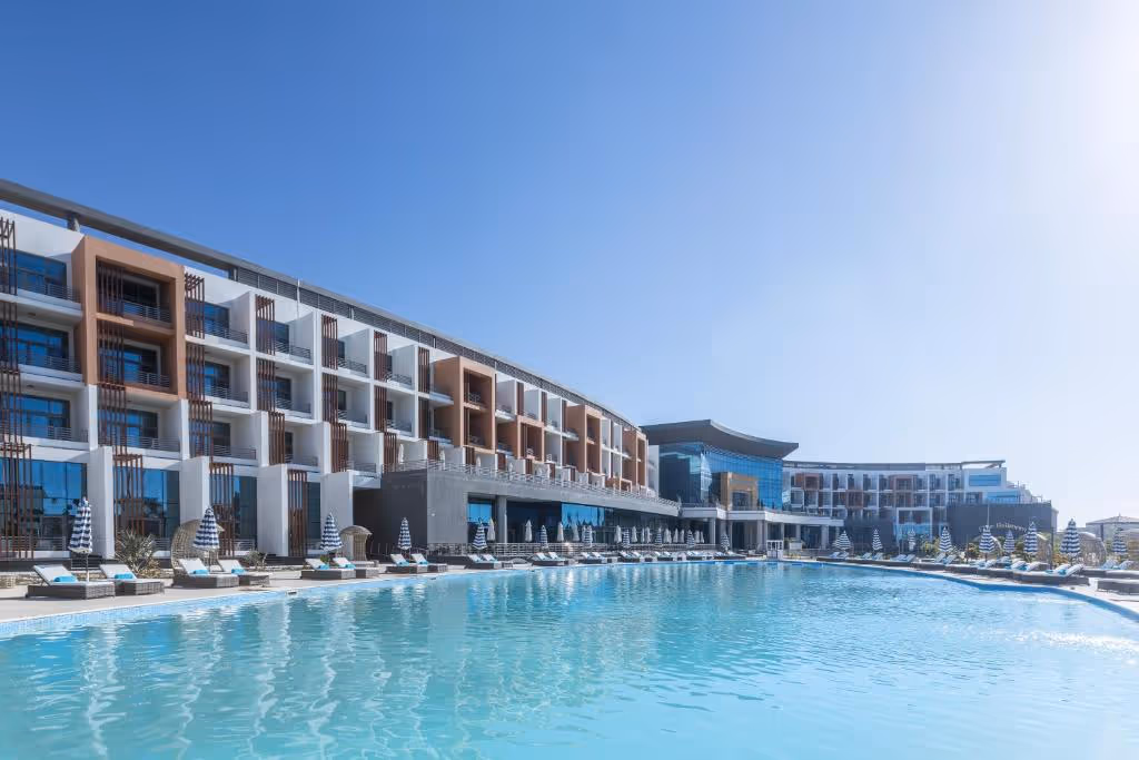 Полный релакс в сердце Эль-Аламейна! Пляж, SPA-бассейн и семейный комфорт