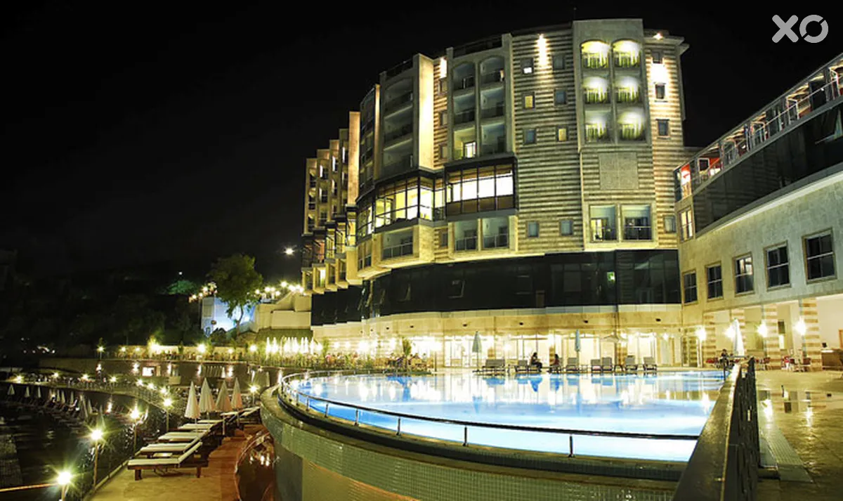 Charisma De Luxe Hotel