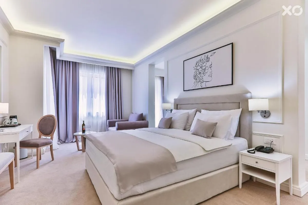 Crown Hotel