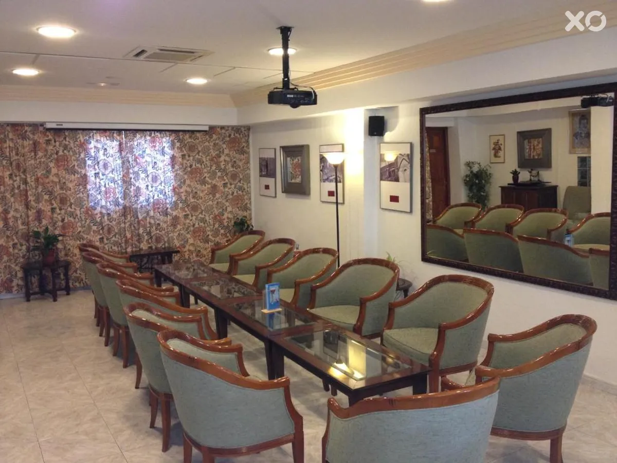 Amoros Hotel