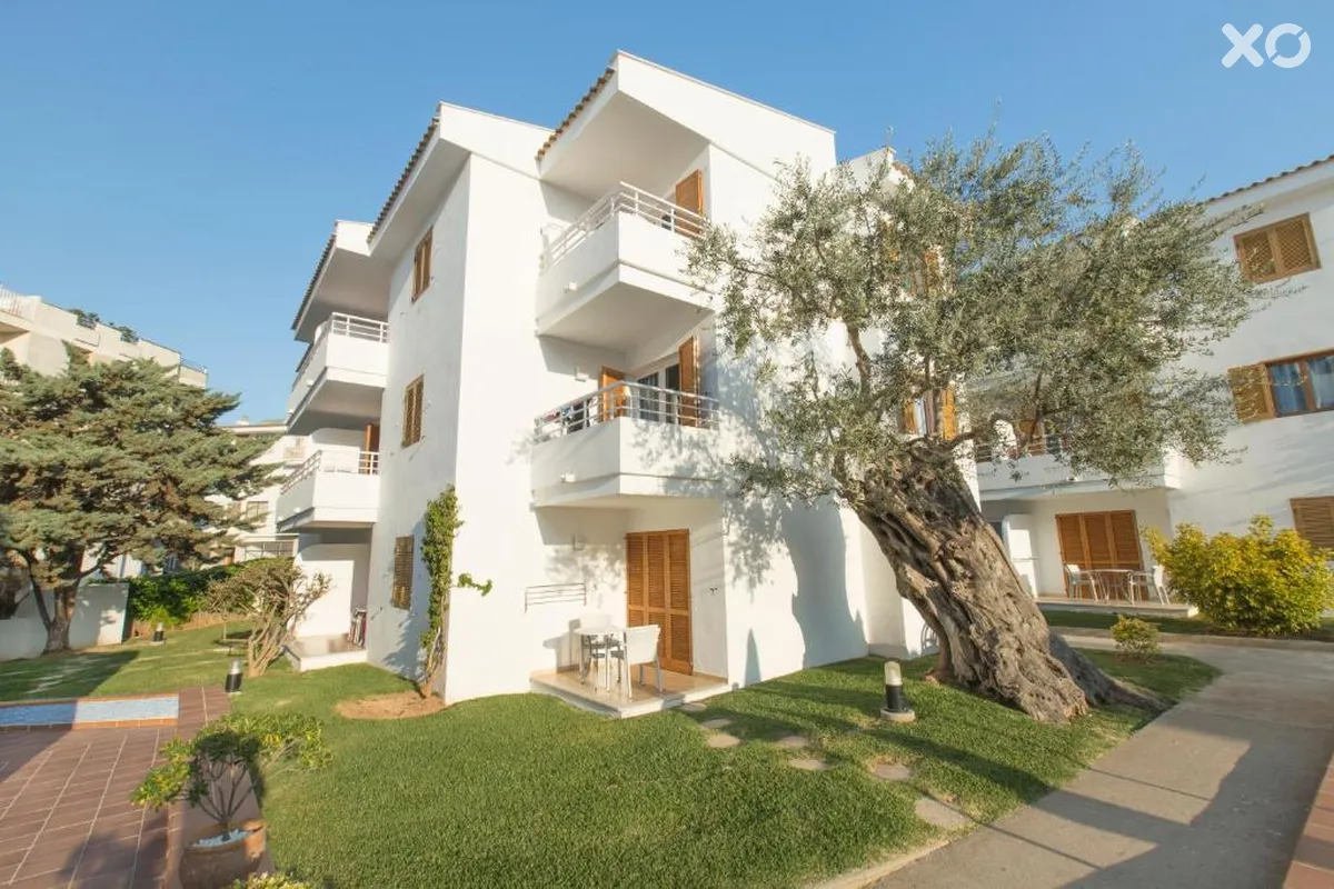 Flora Apartments